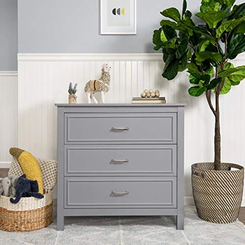 DaVinci Charlie 3-Drawer Dresser In Grey